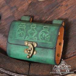 Porte-fiole en cuir de ceinture fermé gravé avec 3 potions